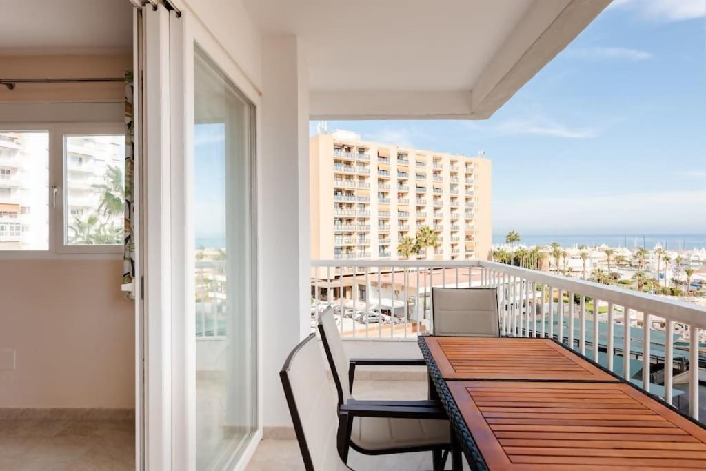 Amplio Con Vistas Al Mar Y Piscina En Benalmadena Apartment Bagian luar foto
