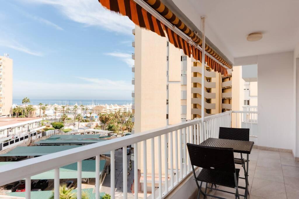 Amplio Con Vistas Al Mar Y Piscina En Benalmadena Apartment Bagian luar foto