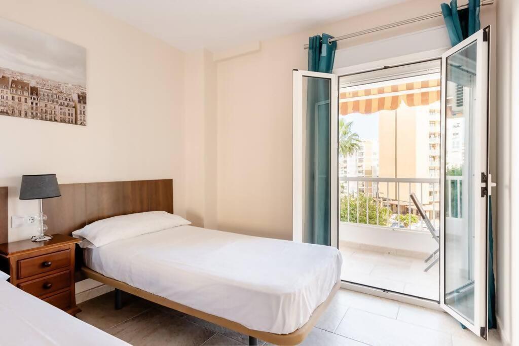 Amplio Con Vistas Al Mar Y Piscina En Benalmadena Apartment Bagian luar foto