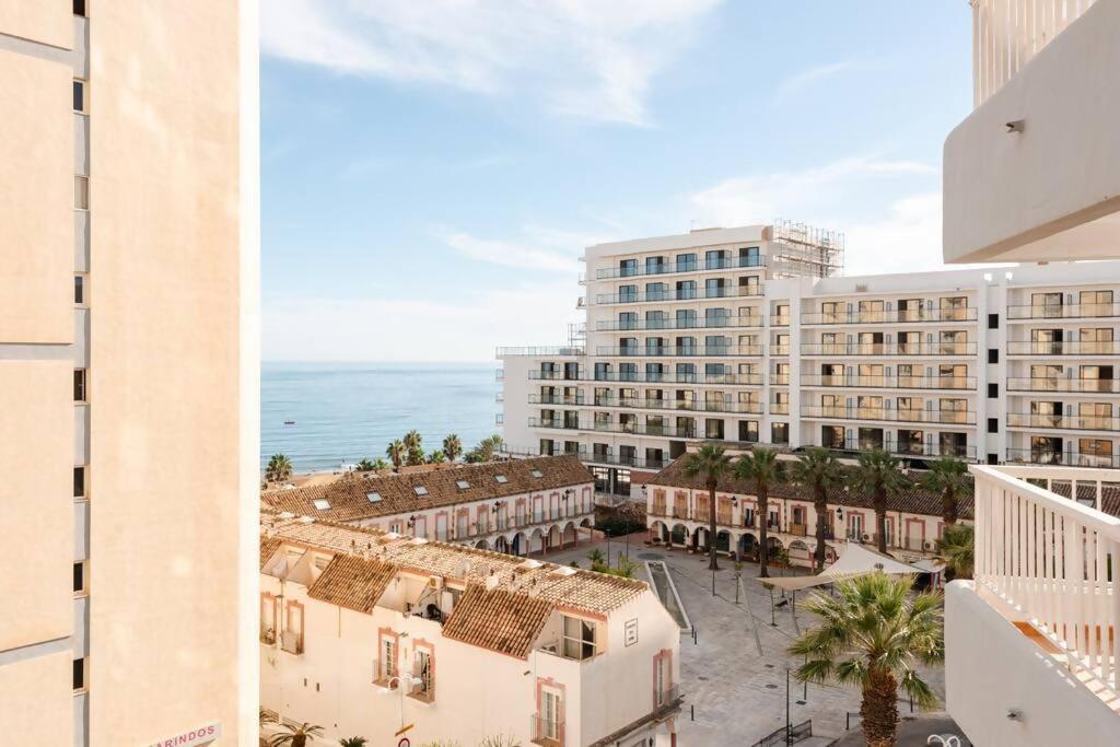 Amplio Con Vistas Al Mar Y Piscina En Benalmadena Apartment Bagian luar foto